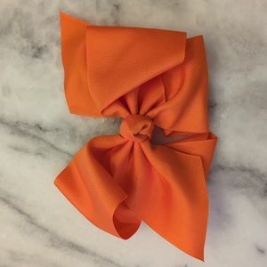 Orange 🍊 🧡 bow